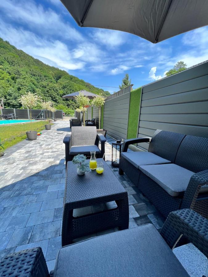 Sandal Shaian Exterior photo