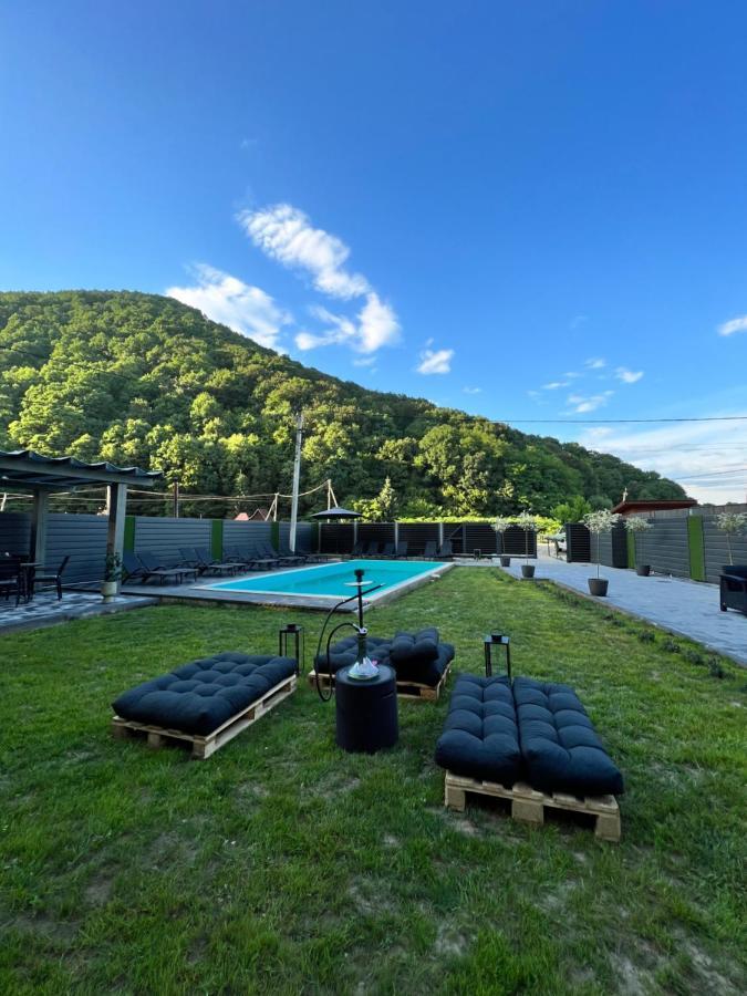 Sandal Shaian Exterior photo